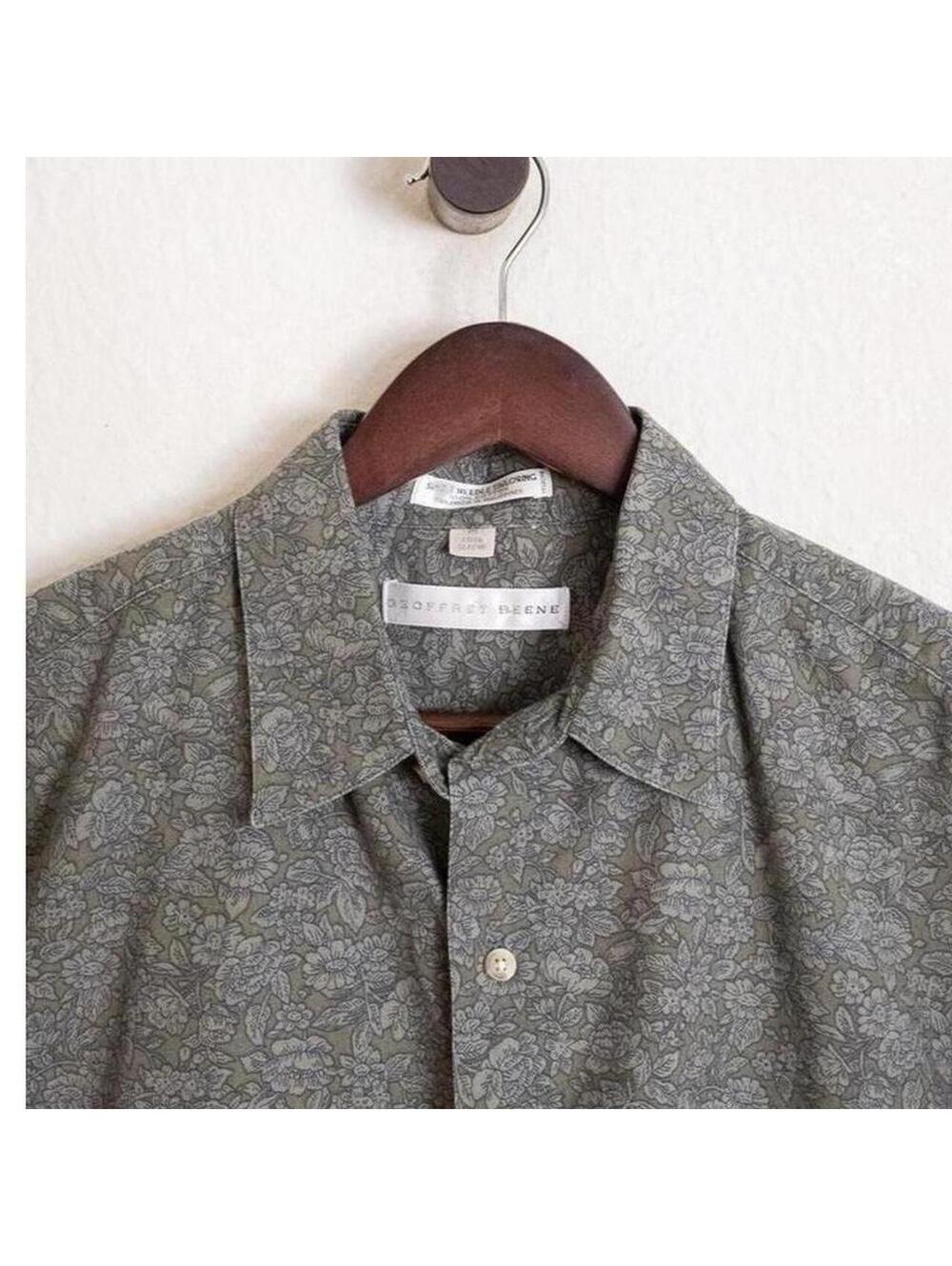 Geoffrey Beene Gray Floral Button-Up Shirt